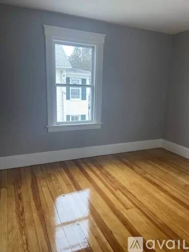 Main picture of 15 Pine St