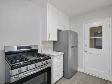 Main picture of 7933 Alverstone Ave