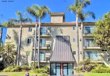 Main picture of 3861 Mentone Ave