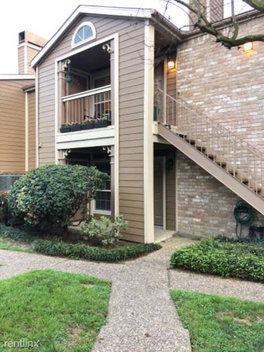 Main picture of 1880 White Oak Dr