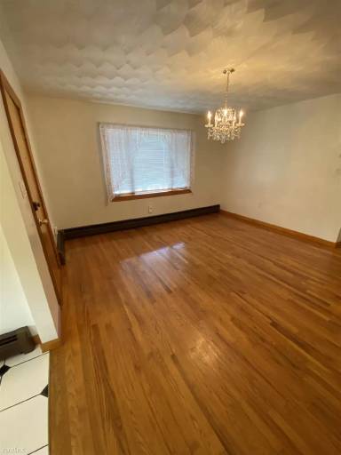 Main picture of 455 Middle St