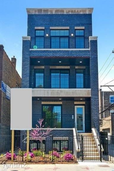 Main picture of 2744 N Southport Ave