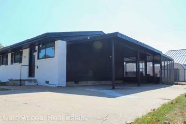 Main picture of 701 Airport Rd