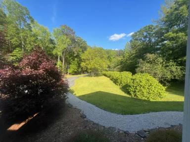 Main picture of 105 Baybrook Ct