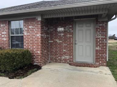 Main picture of 407 Middle Rd