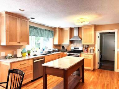 Main picture of 476 Hawk Pine Rd