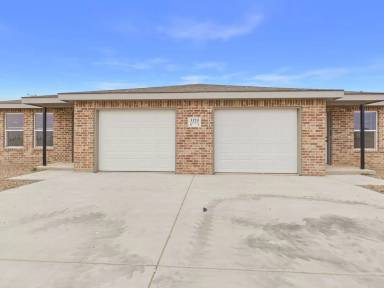 Main picture of 1124 Caprock St