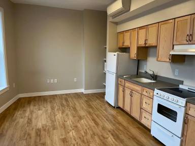 Main picture of 339 Main St