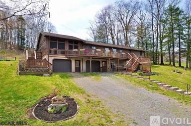 Main picture of 147 Anderson Dr