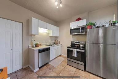 Main picture of 4066 Shaw Blvd