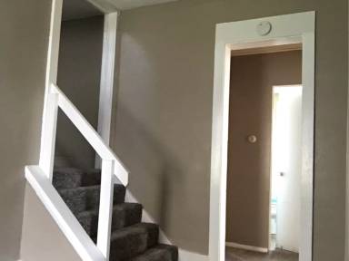 Main picture of 210 E Hill St