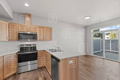 Main picture of 308 S Woodlawn Ln