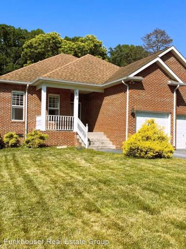 Main picture of 1956 Mount Crawford Ave