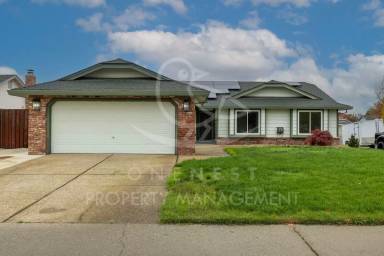 Main picture of 1800 Meadow Ln