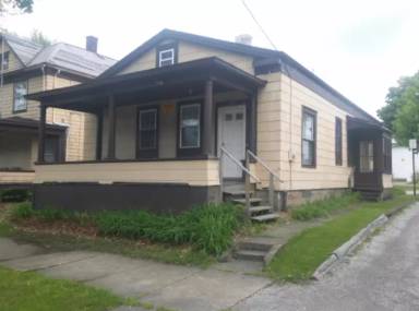 Main picture of 235 W 3rd St