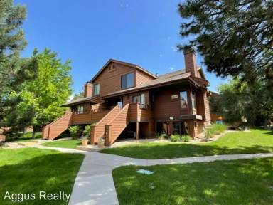 Main picture of 8020 Holland Ct