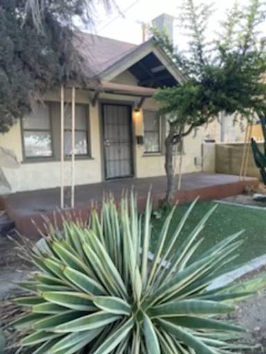 Main picture of 233 S San Jacinto Ave