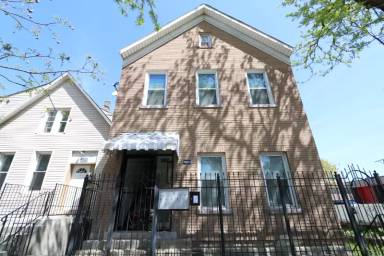 Main picture of 2002 W Cullerton St