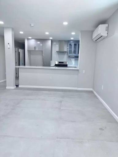 Main picture of 927 Avenue B