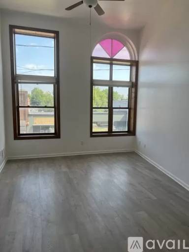 Main picture of 807 W Main St