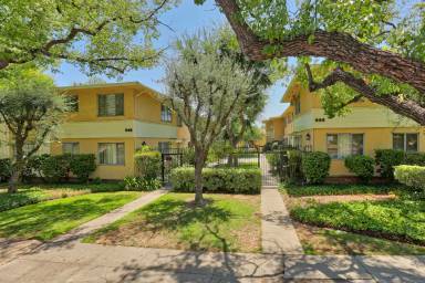 Main picture of 532 E Washington Blvd