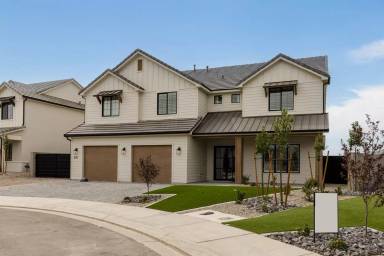 Main picture of 2911 E Yavin Way