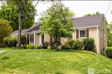 Main picture of 828 Woodmont Blvd