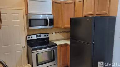 Main picture of 1018 W 8th St