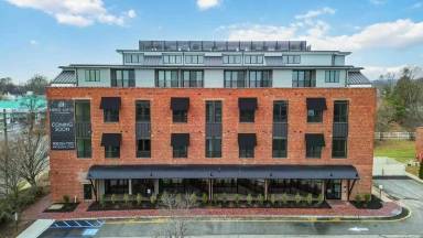 Main picture of 70 Church St