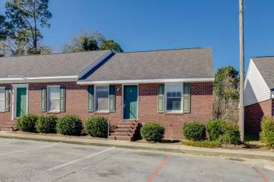 Main picture of 230 Lanier Dr