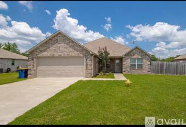 Main picture of 2425 Lancashire Ln
