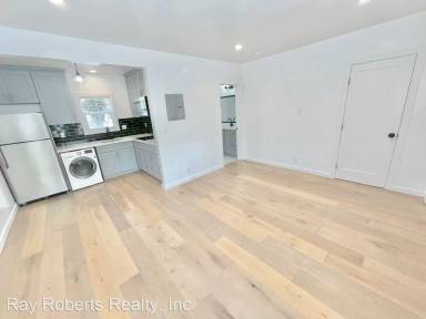Main picture of 1060 N Avenue 50