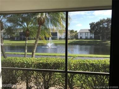 Main picture of 1011 Green Pine Blvd