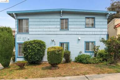 Main picture of 3218 Hyde St