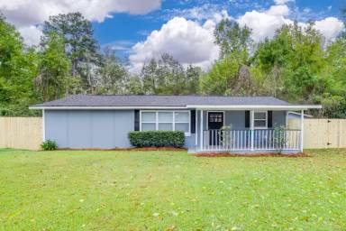 Main picture of 105 Maple Cir