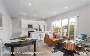 Main picture of 52 W Washington Ln