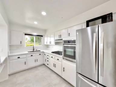 Main picture of 26252 Cherry Hills Blvd