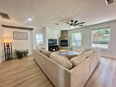 Main picture of 10215 Marin Dr NW