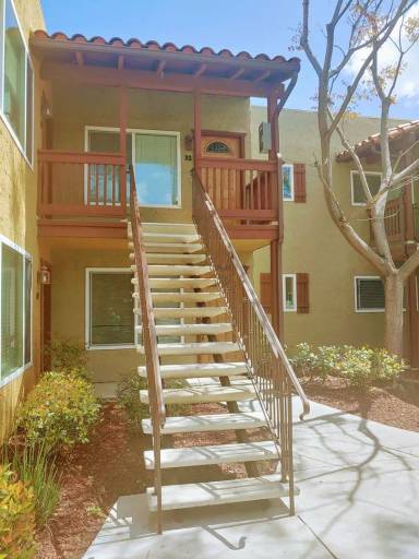 Main picture of 1000 Estes St