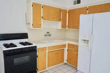 Main picture of Six Palms Apartments
