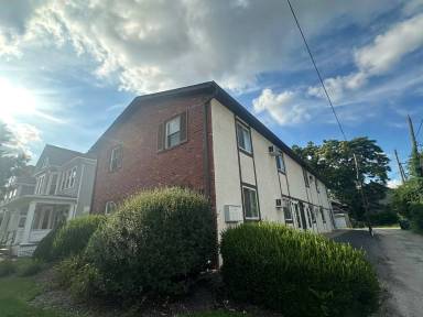 Main picture of 416 Wyandotte Ave