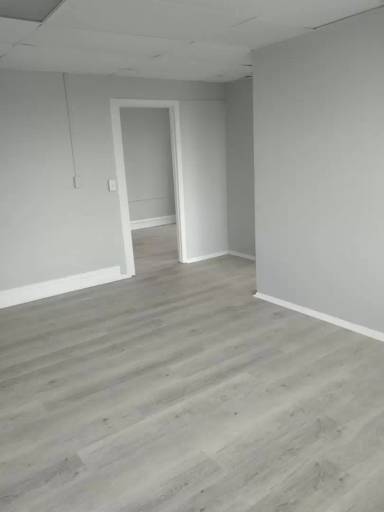 Main picture of Hampton Court Apartments