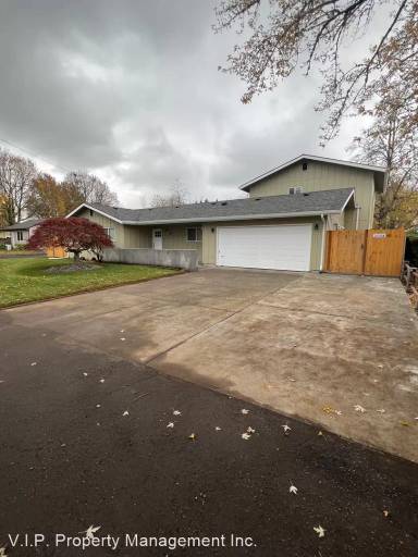 Main picture of 205 SE 192nd Ave