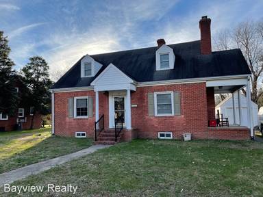 Main picture of 12 Monument Dr