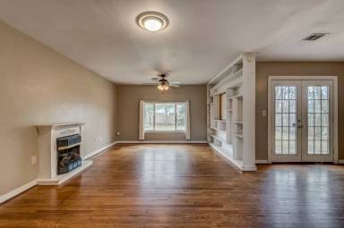 Main picture of 2133 W Arrowhead Dr