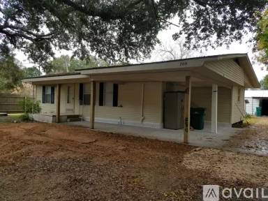 Main picture of 709 Alan Rd