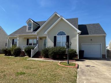 Main picture of 2704 N Chatham Ct