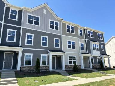Main picture of 318 Leland Crest Dr