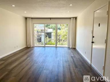 Main picture of 250 Elm St