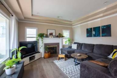 Main picture of 237 W Kelso St